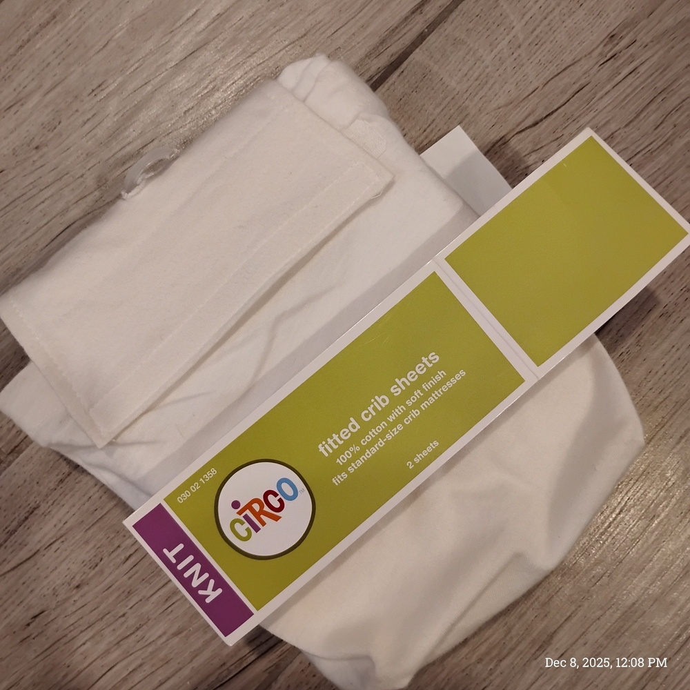Circo Cream Fitted Crib Sheet (1 Sheet)